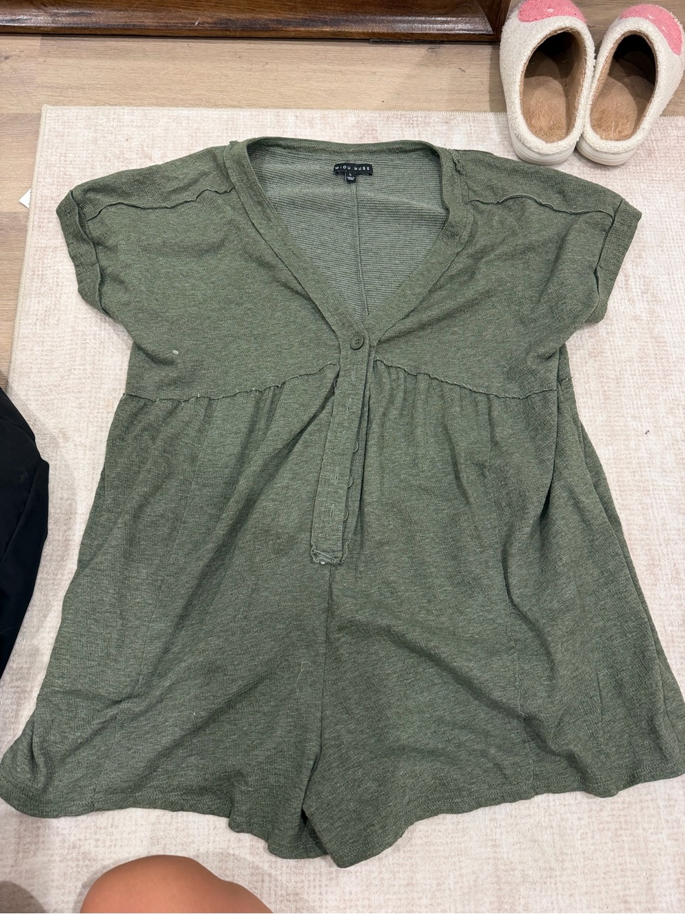 Women's Olive Green Short-Sleeve V-Neck Romper